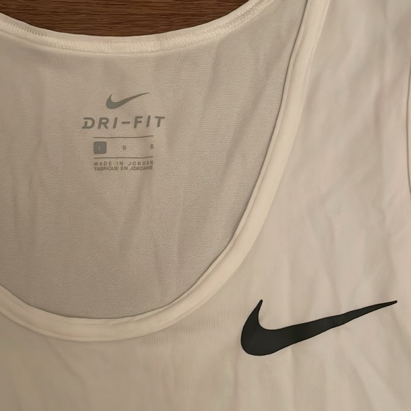 NWOT men’s Nike white drifit tank, L - Picture 2 of 6